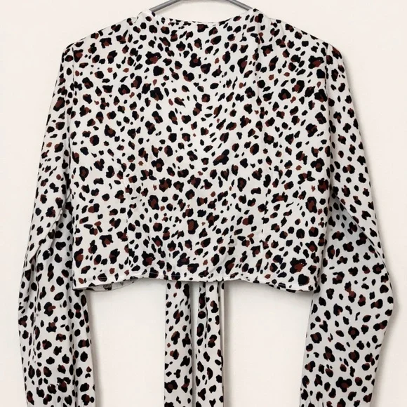 Missguided Leopard Print Tie-Front Crop Top - Black, Brown, White - Picture 2 of 4